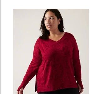 Red paisley Athleta COASTER LUXE V-NECK SWEATSHIRT small